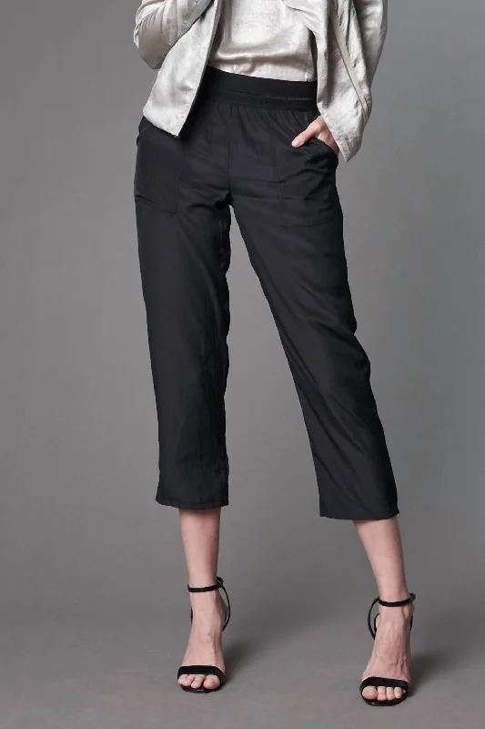 Cropped Pull-On Pant In Black